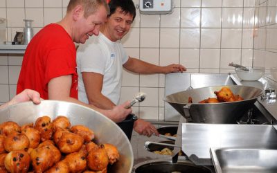 Duizenden bollen bakken